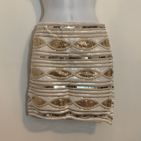 Cream Sequin Skirt by English Rose. Size small - Picture 3 of 8